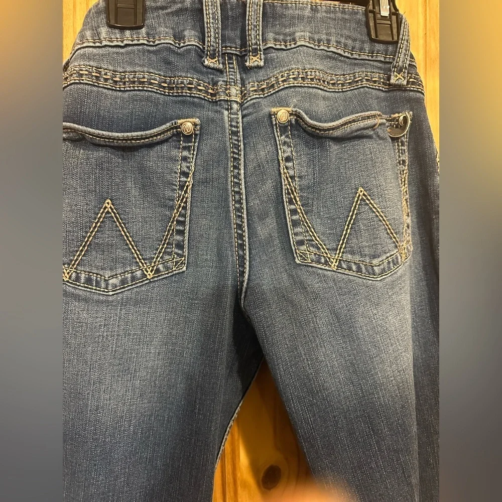 Wrangler Women's Boot Cut Jeans in Medium Blue size 1/2x32 - Picture 4 of 7